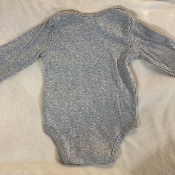 Carter’s onesie - Picture 7 of 8